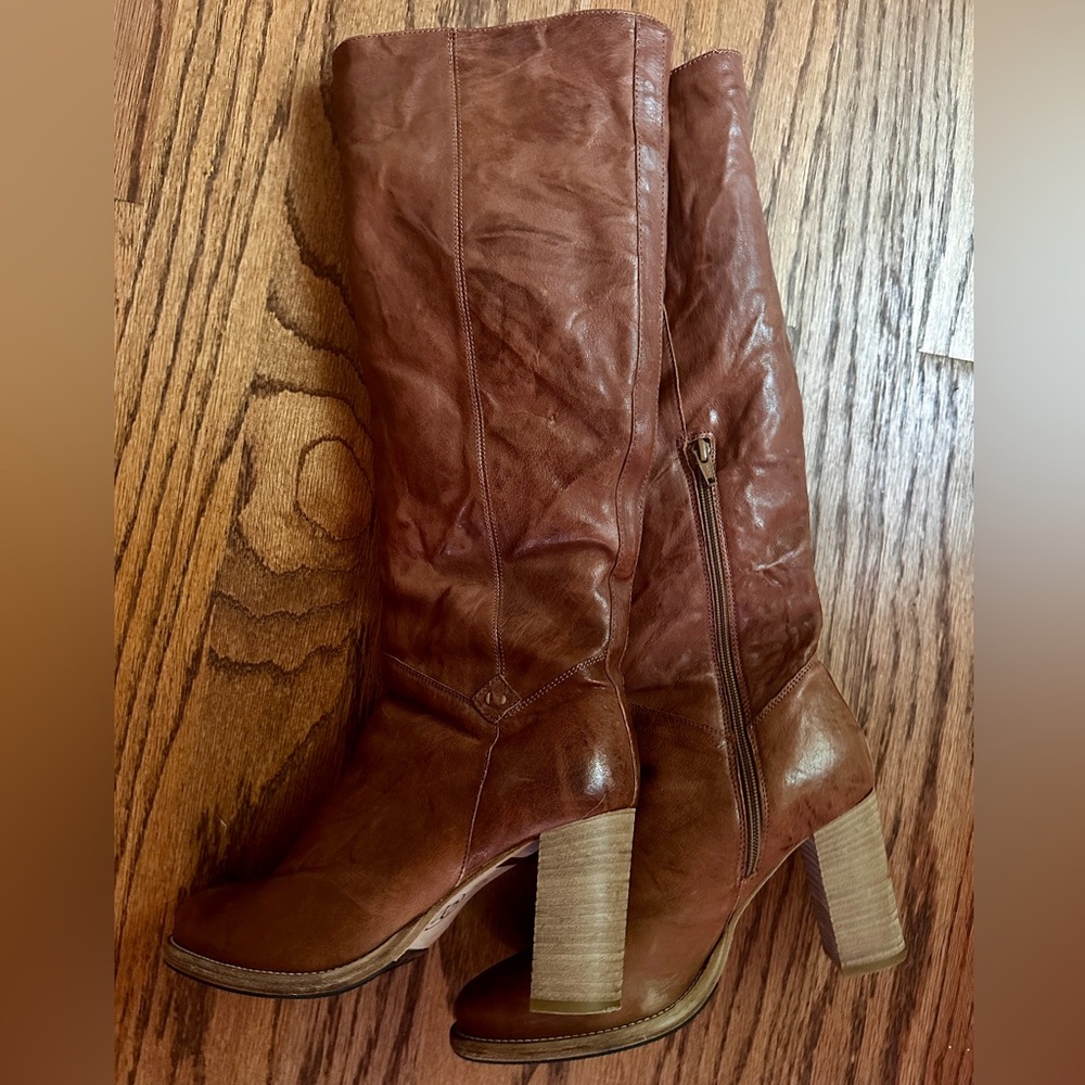 Vero Cuoio Tan Leather Heeled Boots - Picture 2 of 7